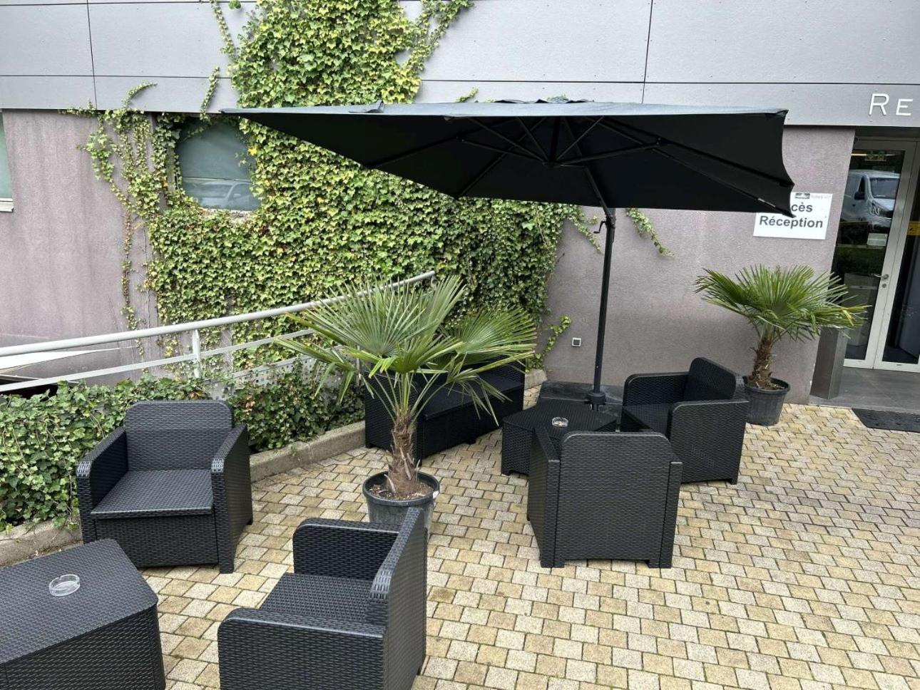 Standing Hotel Suites By Actisource Roissy-en-France Exterior foto